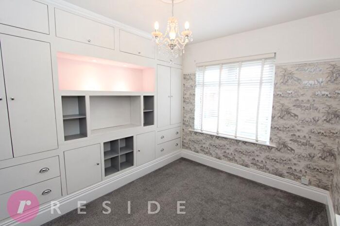 3 Bedroom Semi-Detached House For Sale In Baytree Lane, Middleton, Manchester, M24