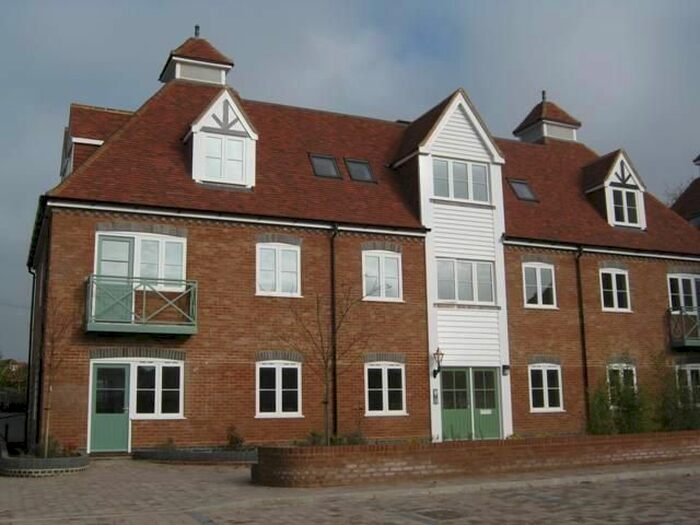 2 Bedroom Flat To Rent In Bridewell Ln, Jubilee Apt, Tenterdenkent, TN30