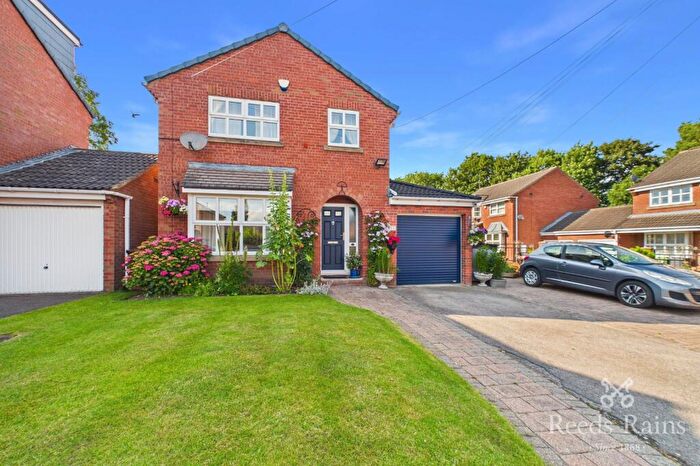 4 Bedroom Detached House For Sale In Bridge Court, Morley, Leeds, West Yorkshire, LS27