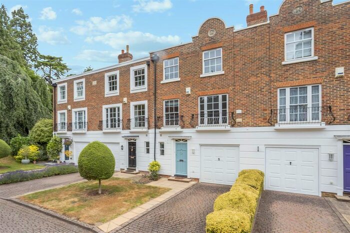 3 Bedroom Terraced House To Rent In Agincourt, Ascot, SL5