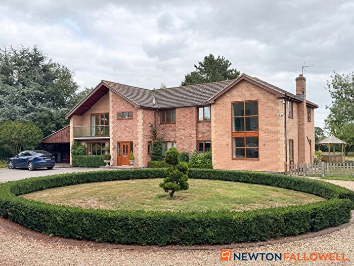 6 Bedroom Detached House For Sale In Town Street, Westborough, NG23