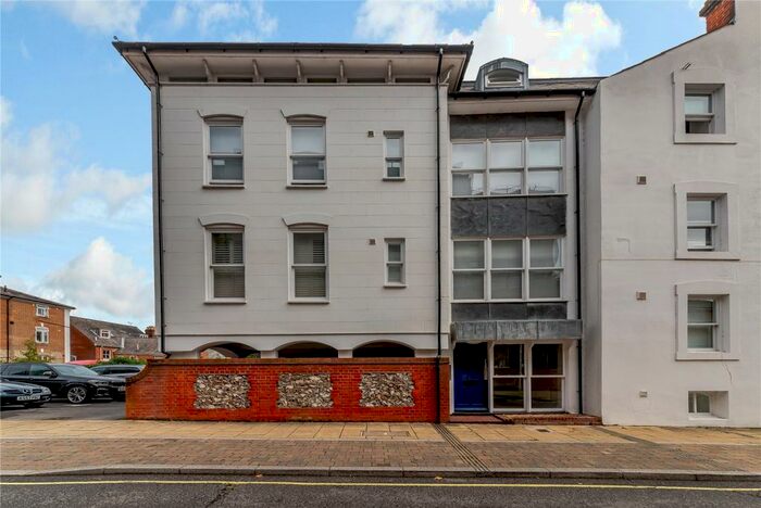 2 Bedroom Apartment To Rent In Parmenter House, Winchester, SO23