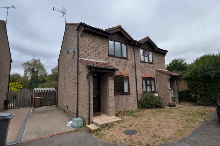 2 Bedroom Semi-Detached House To Rent In Kirk Place, Chelmsford, Essex, CM2
