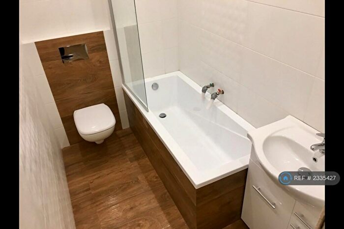 2 Bedroom Flat To Rent In St James Road, Sutton, SM1