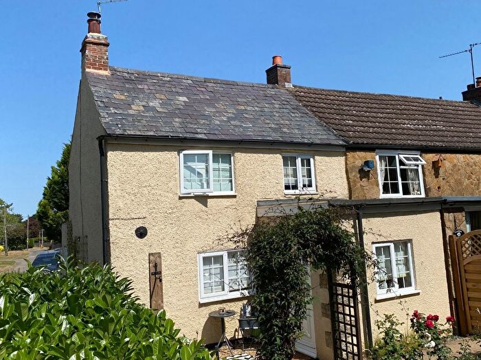2 Bedroom Semi-Detached House For Sale In Old End, Piddington, NN7