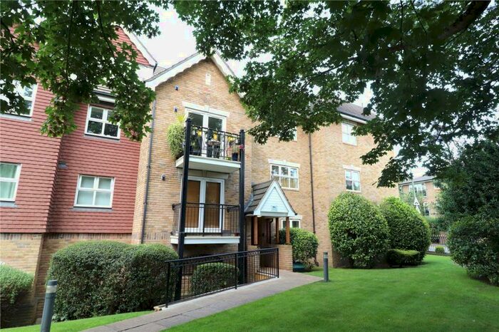 2 Bedroom Apartment To Rent In Albemarle Road, Beckenham, Kent, BR3