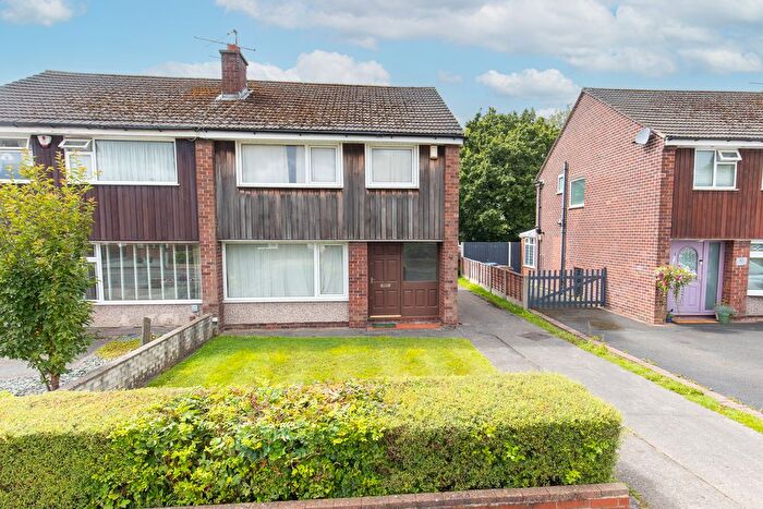 3 Bedroom Semi Detached House For Sale In Renshaw Drive, Walton-Le-Dale, PR5