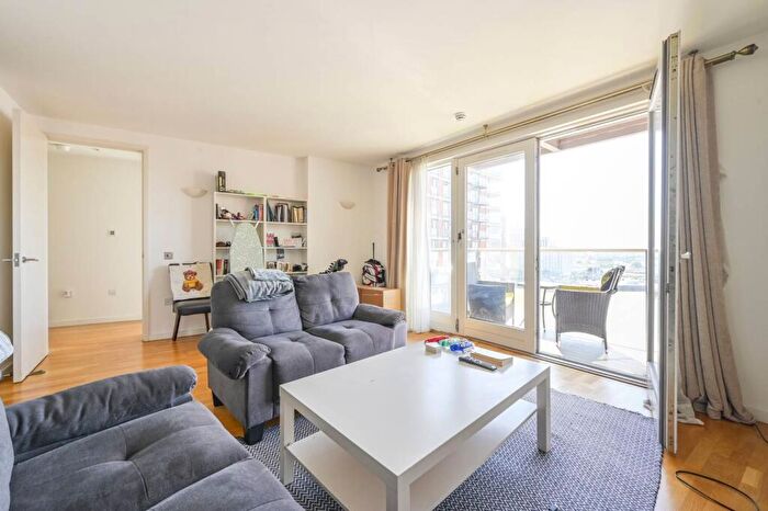 2 Bedroom Flat For Sale In New Providence Wharf, Canary Wharf, London, E14