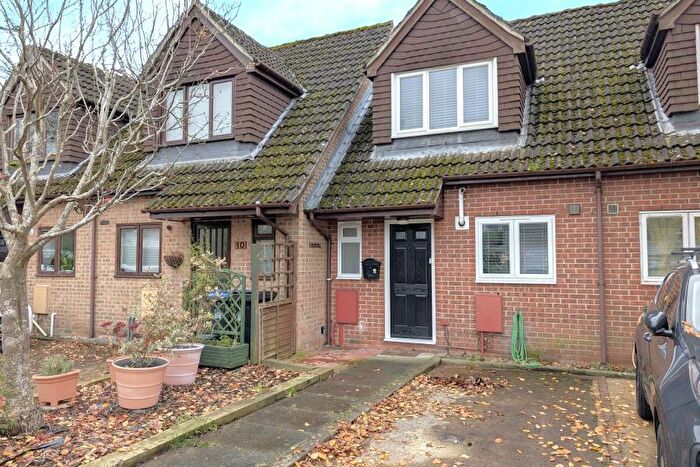 2 Bedroom Terraced House To Rent In Old Woking, Surrey, GU22