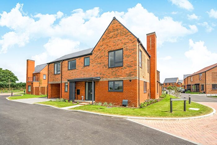 4 Bedroom Detached House To Rent In Hornbeam Way, Ockford Park, Godalming, GU7