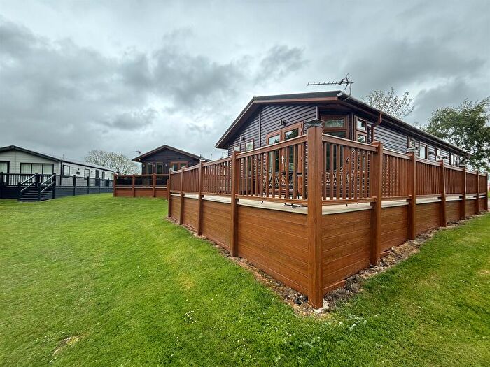 2 Bedroom Park Home For Sale In Carlton Meres Holiday Park, Carlton, Saxmundham, IP17
