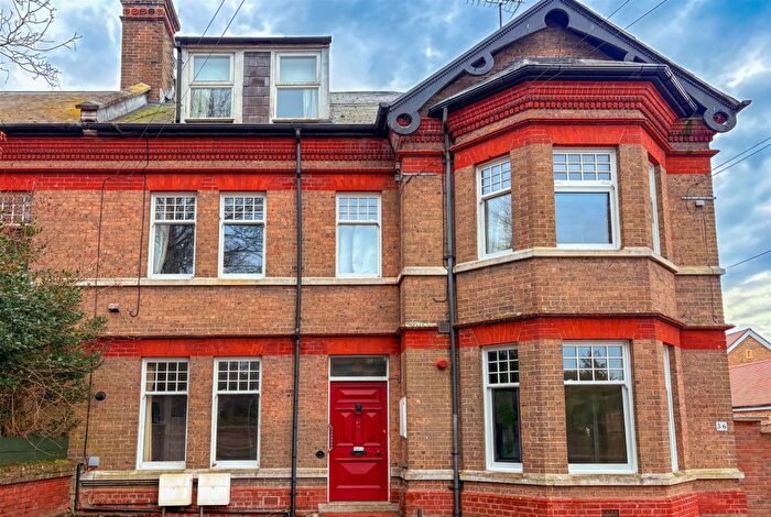 5 Bedroom Semi Detached House For Sale In Prince Of Wales Road, Dorchester, DT1