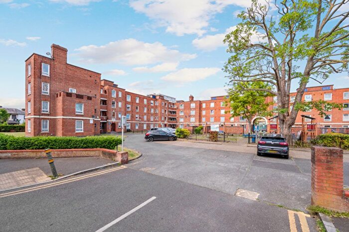3 Bedroom Flat To Rent In Priory Close, High Path, London, SW19