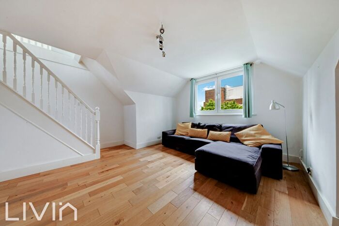 2 Bedroom Flat To Rent In Beech House Road, CR0