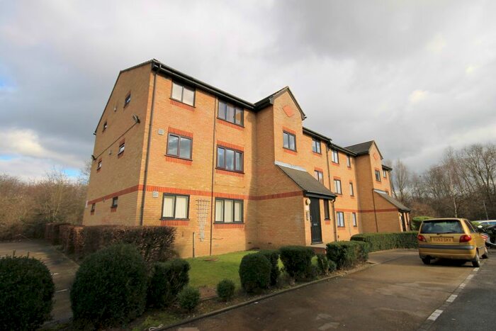 1 Bedroom Flat To Rent In Dehavilland Close, Northolt, UB5