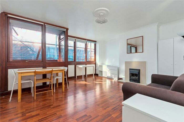 3 Bedroom Maisonette To Rent In Purcell Street, London, N1