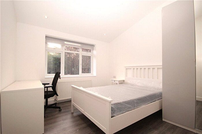 1 Bedroom Property To Rent In St. Johns Road, Guildford, Surrey, GU2