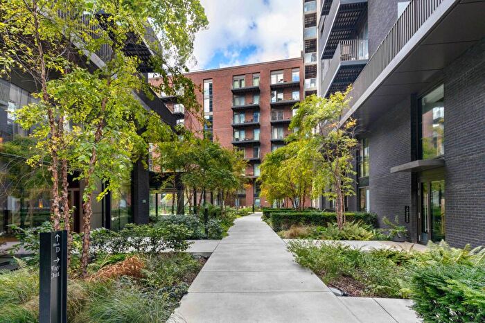 1 Bedroom Flat To Rent In New Union Square, Ambassador Building, SW11