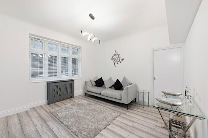 2 Bedroom Apartment For Sale In Grove Hall Court, Hall Road, London, NW8