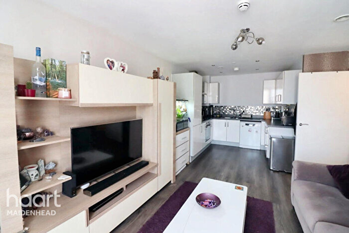 1 Bedroom Flat For Sale In Kidwells Close, Maidenhead, SL6