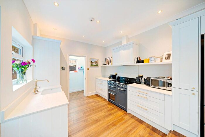 4 Bedroom House For Sale In Leighton Road, Southville, Bristol, BS3 - Photo 7