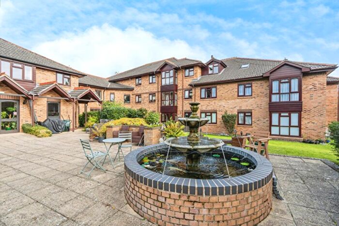 2 Bedroom Retirement Property For Sale In St Christophers Gardens, Ascot, SL5