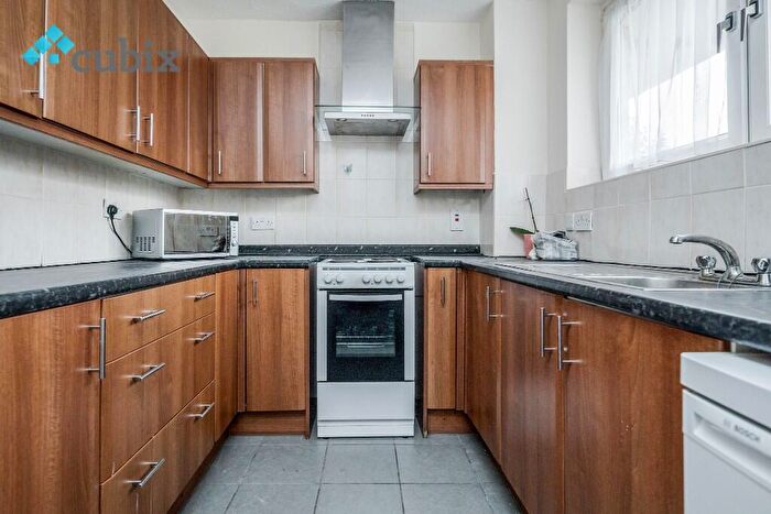 2 Bedroom Flat To Rent In Etta Street, London, SE8