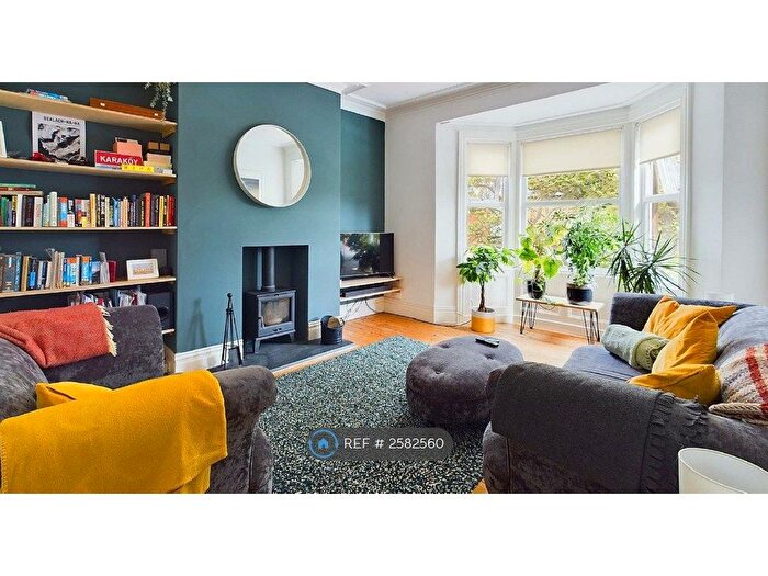2 Bedroom Flat To Rent In Park Crescent East, North Shields, NE30