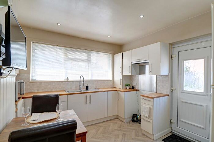 3 Bedroom Detached Bungalow For Sale In Common Edge Road, Blackpool, FY4