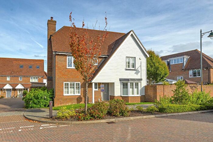 5 Bedroom Detached House For Sale In Regent Way, Kings Hill, West Malling, ME19