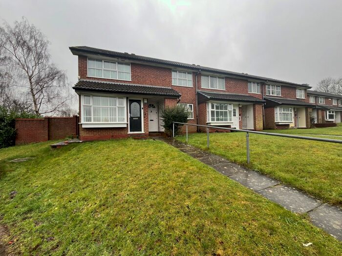 2 Bedroom Flat To Rent In Leydon Croft, Kings Norton, Birmingham, B38