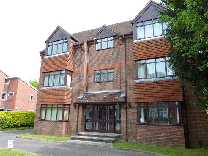 1 Bedroom Flat For Sale In Ray Park Avenue, Maidenhead, SL6