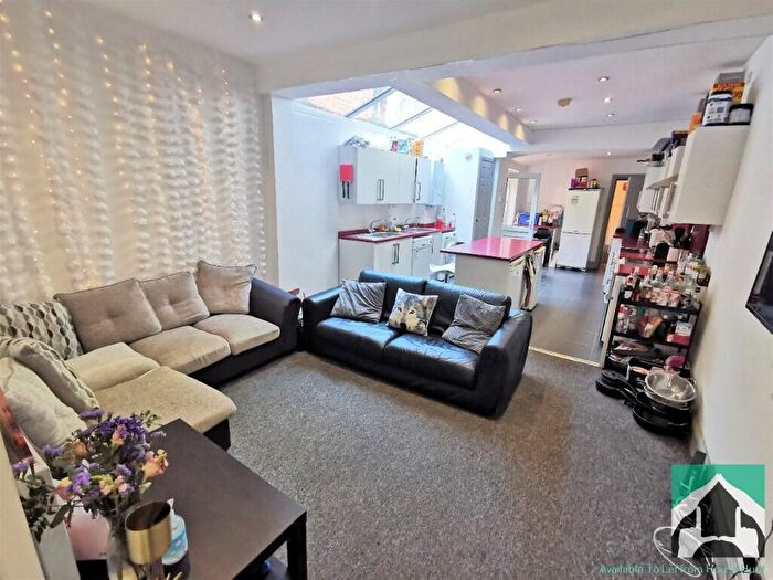 8 Bedroom Terraced House To Rent In Dawlish Road, Birmingham, B29