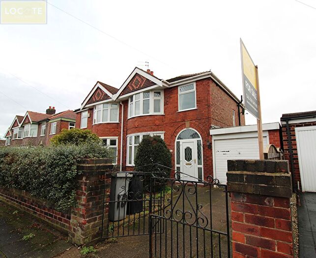 3 Bedroom Semi Detached House For Sale In Wimborne Avenue, Davyhulme, M41
