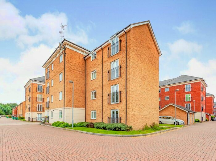 1 Bedroom Flat To Rent In Moore Court, Dodd Road, Watford, Hertfordshire, WD24
