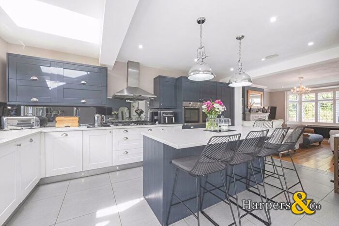 4 Bedroom Semi-Detached House To Rent In Arcadian Avenue, Bexley, DA5