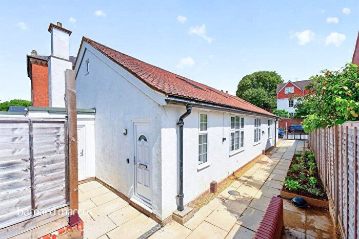 2 Bedroom Character Property For Sale In Dene Street, Dorking, RH4