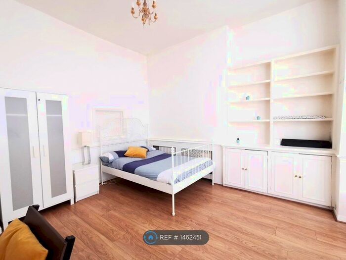 3 Bedroom Flat To Rent In Sunningfields Road, London, NW4