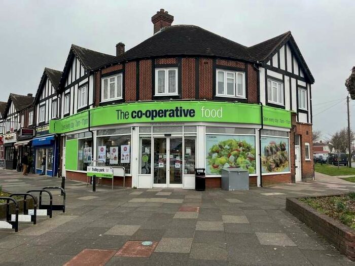 2 Bedroom Flat To Rent In The Oval, Sidcup, DA15