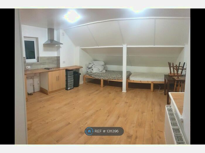 Studio To Rent In Bobbers Mill Road, Nottingham NG7