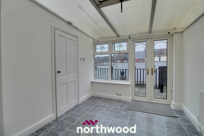 4 Bedroom Semi-Detached House To Rent In Bainbridge Road, Balby, Doncaster, DN4