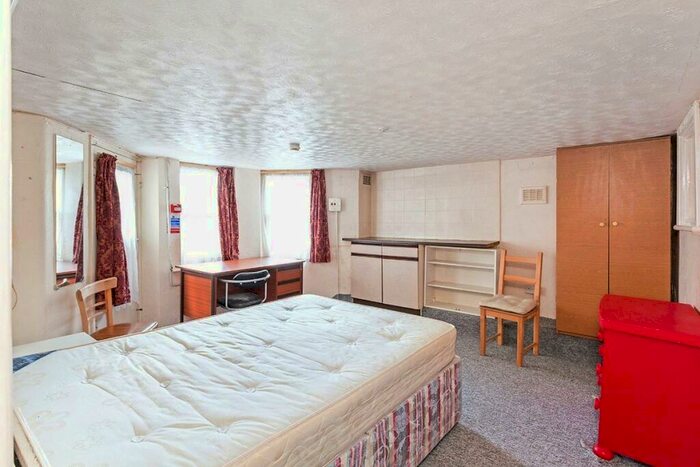 1 Bedroom Semi-Detached House To Rent In Pepys Road, London, SE14