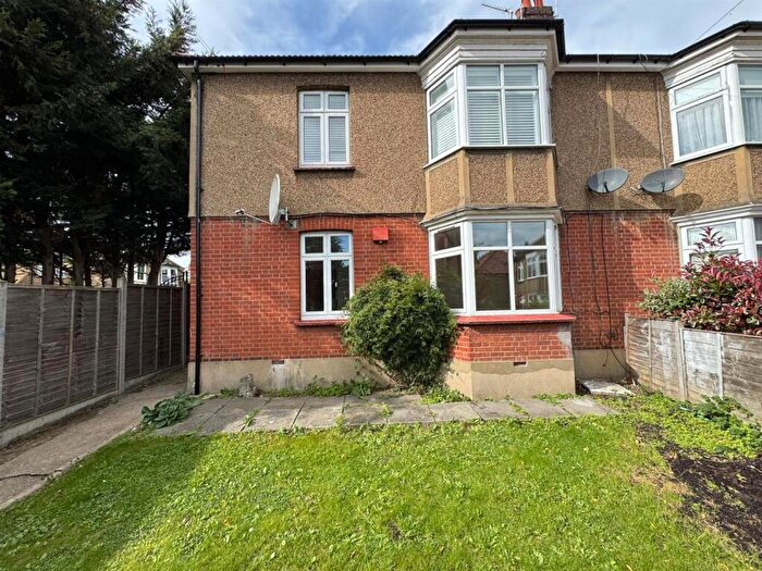 2 Bedroom Maisonette To Rent In Berry Close, London, N21