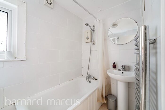 4 Bedroom Property To Rent In Devonshire Road, London, SW19