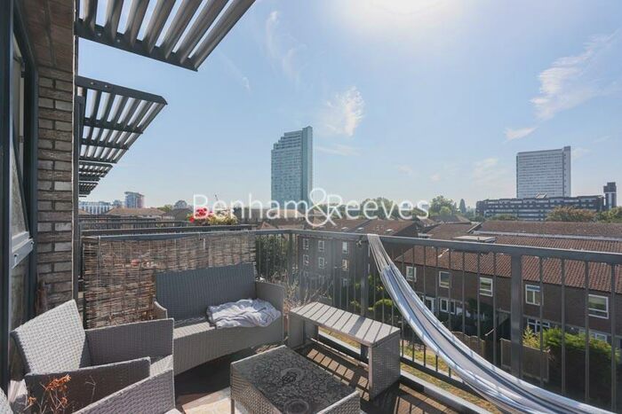 2 Bedroom Apartment To Rent In Aurora Point, Winchester Square, SE8