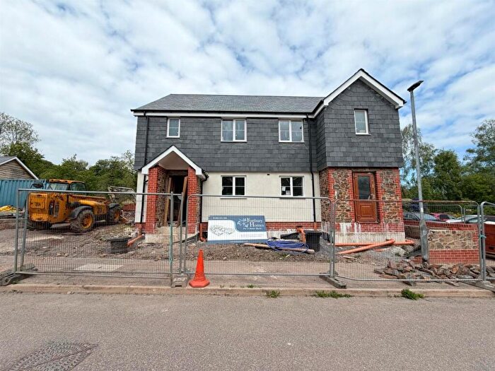 3 Bedroom Semi-Detached House For Sale In Quarryman Close, Bampton, EX16