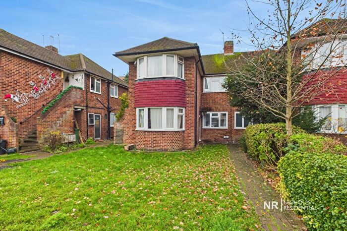 3 Bedroom Maisonette To Rent In Trafalgar Avenue, Worcester Park, Surrey., KT4