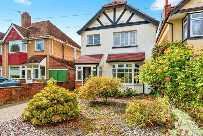 3 Bedroom Detached House For Sale In Seymour Road, Southampton, Hampshire, SO16