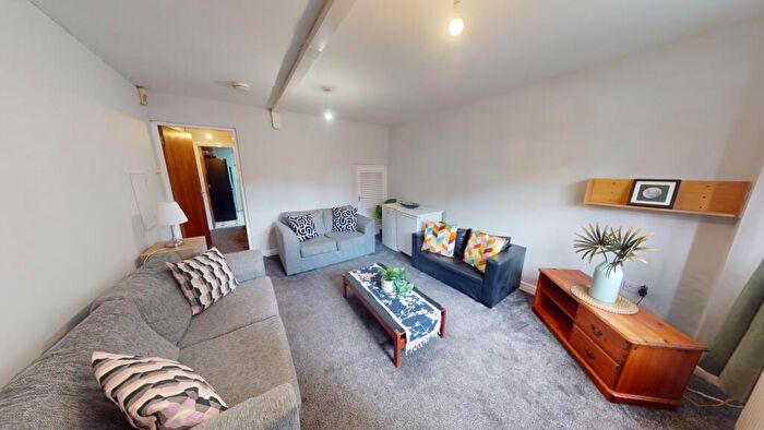 4 Bedroom House To Rent In Clinton Court, Nottingham, NG1