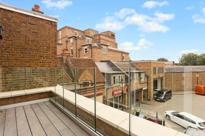 1 Bedroom Apartment To Rent In Acre Passage Windsor, SL4